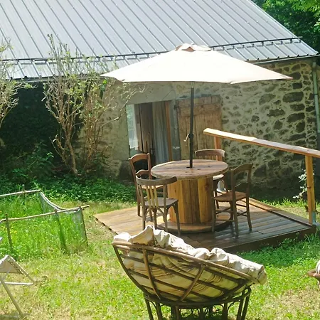 Gite Du Mas Jourdane, Apartamento *